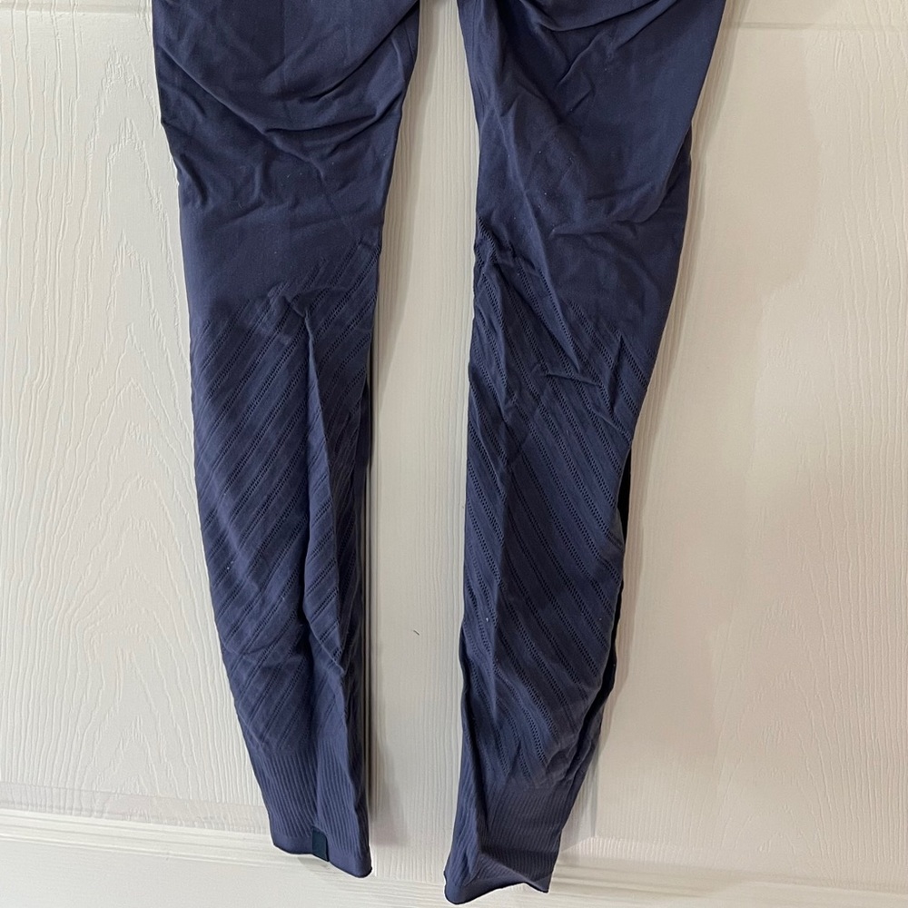 Lulu lemon blueish purple leggings size 6